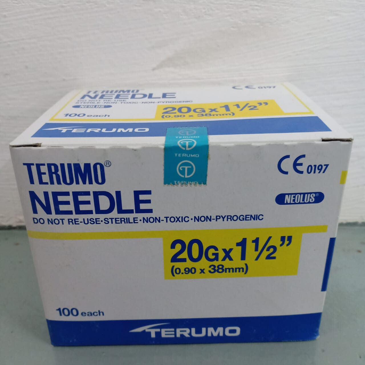Terumo Disposable Needles 20G 1 1/2" Box Of 100